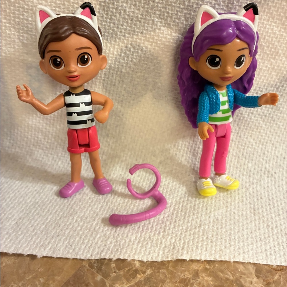Gabby’s Dollhouse Figures toy Kids Cat Ear Dolls Set with Accessories lot of 2